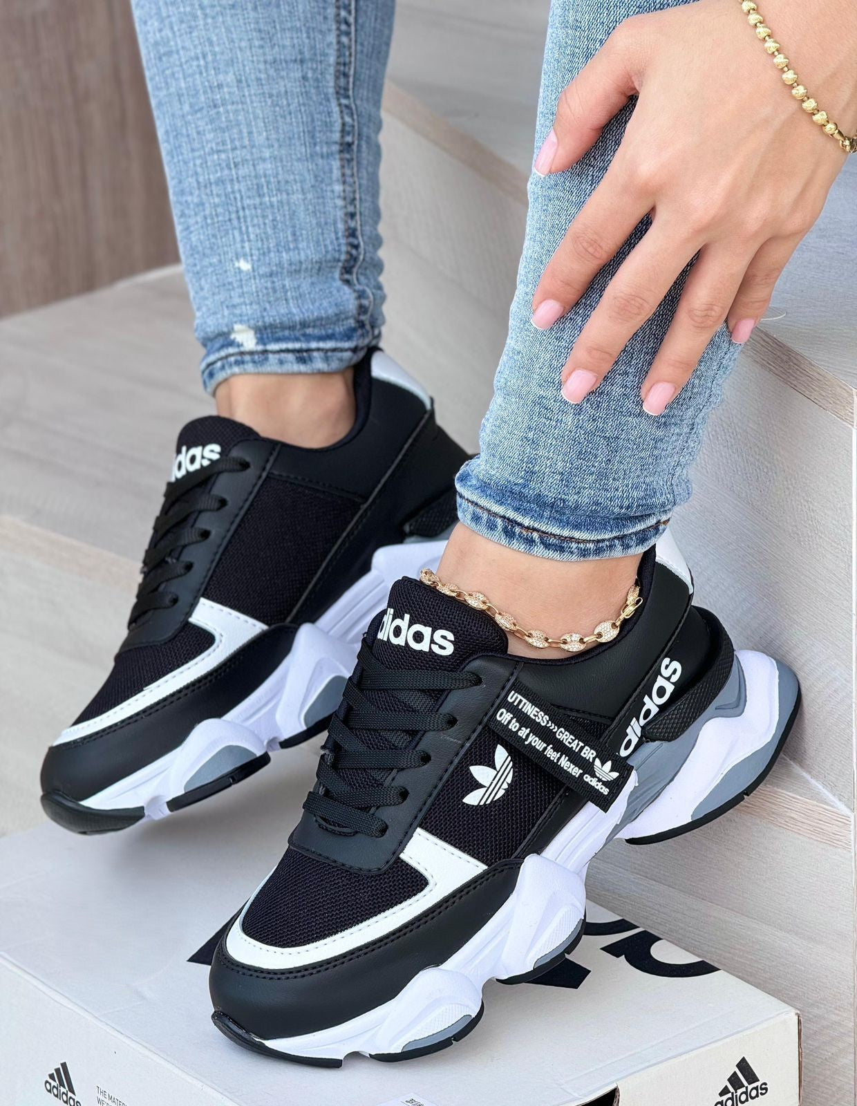 Tenis Adidas Street